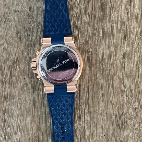 Michael Kors Aviator Watch - Picture 3 of 4